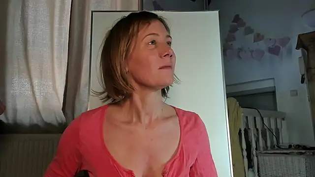 Lola Belgium online show from March 2025 02:00:01 PM