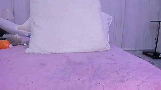 Snapshot of paola_rodriguez chatting on February 2025 10:22:01 PM paola rodriguez online show from February 2025 10:22:01 PM