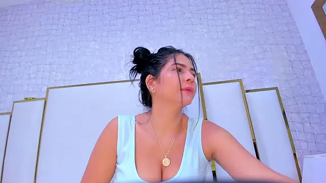 Snapshot of paola_rodriguez chatting on September 2025 11:44:01 AM paola rodriguez online show from September 2025 11:44:01 AM
