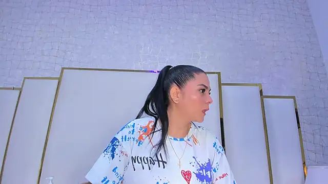 Snapshot of paola_rodriguez chatting on November 2025 12:41:02 PM paola rodriguez online show from November 2025 12:41:02 PM