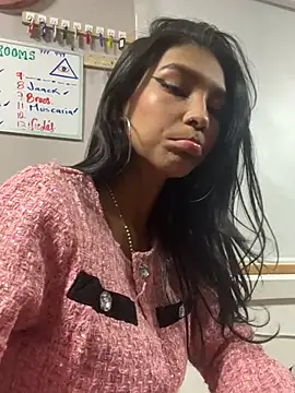 LauraAristizabal online show from January 2025 04:20:01 PM