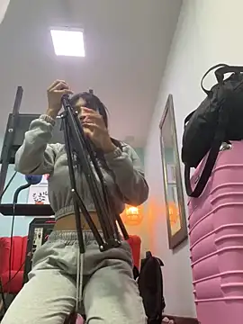 LauraAristizabal online show from February 2025 06:59:01 PM