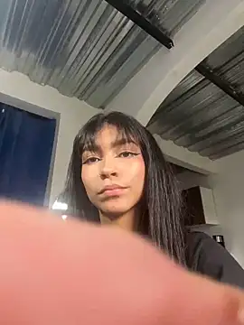 LauraAristizabal online show from March 2025 01:18:01 PM