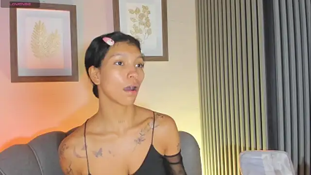 LauraAristizabal online show from November 2025 12:40:02 PM