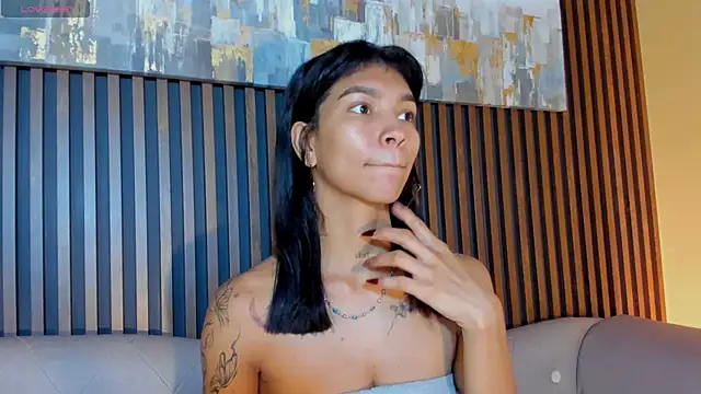 LauraAristizabal online show from November 2025 12:36:02 PM