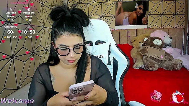 vane lopez  online show from September 2025 06:00:01 PM