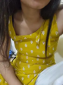 Snapshot of CuteSarikaLIVE chatting on June 2026 04:06:02 AM CuteSarikaLIVE online show from June 2026 04:06:02 AM