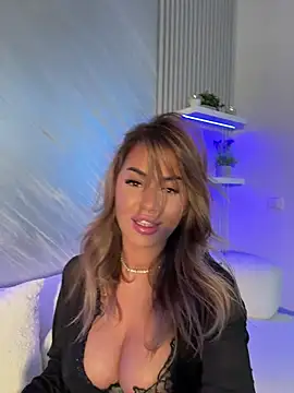 KirstieVegas online show from November 2025 06:28:01 PM