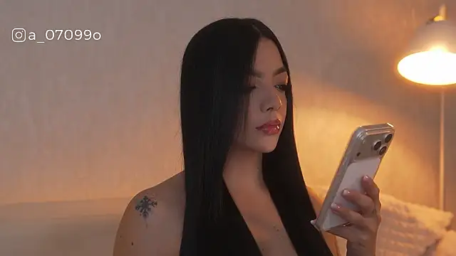 sarah hiill online show from February 2026 12:06:01 AM