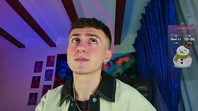 Snapshot of dimitri-bilak chatting on December 2024 11:27:02 PM dimitri-bilak online show from December 2024 11:27:02 PM