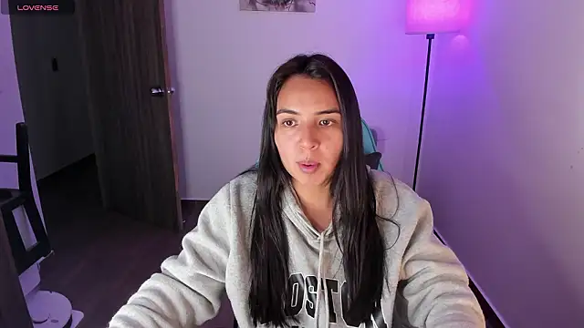 Snapshot of Miss_Nicole chatting on March 2026 02:40:01 AM Miss Nicole online show from March 2026 02:40:01 AM