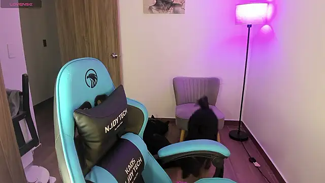 Snapshot of Miss_Nicole chatting on March 2026 08:37:02 PM Miss Nicole online show from March 2026 08:37:02 PM