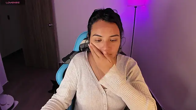 Snapshot of Miss_Nicole chatting on March 2026 12:48:01 AM Miss Nicole online show from March 2026 12:48:01 AM