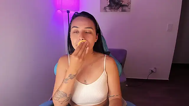 Snapshot of Miss_Nicole chatting on April 2026 01:37:02 AM Miss Nicole online show from April 2026 01:37:02 AM