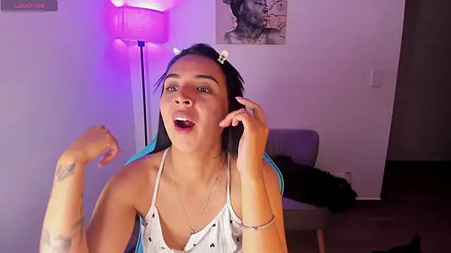 Snapshot of Miss_Nicole chatting on April 2026 12:57:01 AM Miss Nicole online show from April 2026 12:57:01 AM