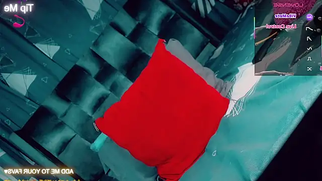 Snapshot of CharlotteBigCock chatting on February 2026 02:27:01 PM CharlotteBigCock online show from February 2026 02:27:01 PM