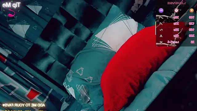 Snapshot of CharlotteBigCock chatting on March 2026 02:24:01 PM CharlotteBigCock online show from March 2026 02:24:01 PM