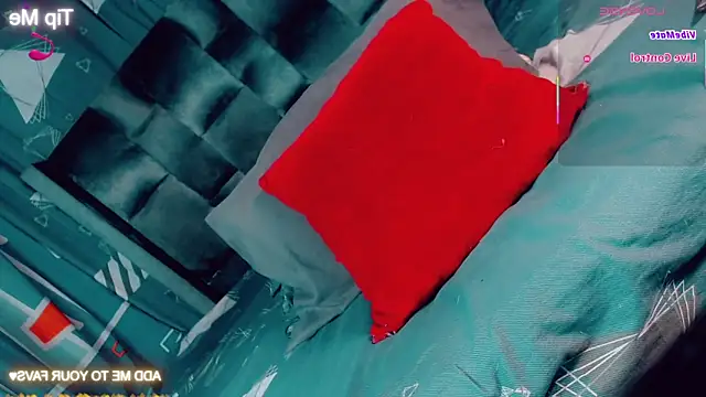 Snapshot of CharlotteBigCock chatting on March 2026 02:31:02 PM CharlotteBigCock online show from March 2026 02:31:02 PM