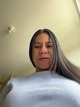 Snapshot of Reggie-Liam chatting on April 2026 07:19:01 PM Reggie-Liam online show from April 2026 07:19:01 PM