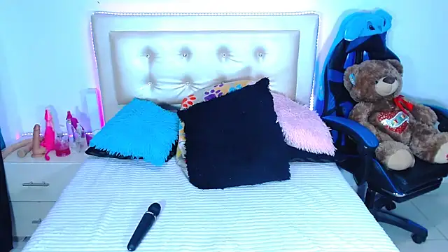 Jenng18 online show from January 2025 10:02:01 PM