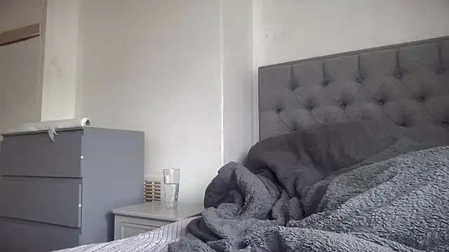 Snapshot of Bustyblondebabe32 chatting on February 2025 12:48:02 PM Bustyblondebabe32 online show from February 2025 12:48:02 PM