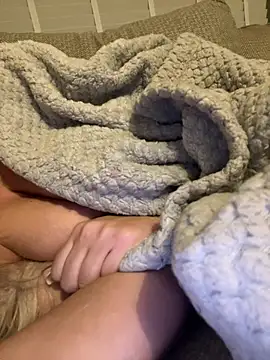 Snapshot of Bustyblondebabe32 chatting on March 2025 04:34:02 AM Bustyblondebabe32 online show from March 2025 04:34:02 AM