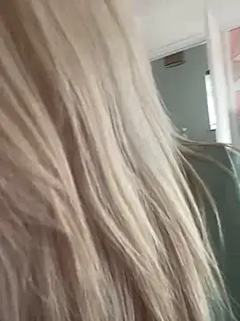 Snapshot of Bustyblondebabe32 chatting on March 2025 12:15:01 PM Bustyblondebabe32 online show from March 2025 12:15:01 PM