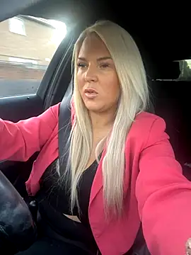 Snapshot of Bustyblondebabe32 chatting on October 2025 07:53:02 AM Bustyblondebabe32 online show from October 2025 07:53:02 AM