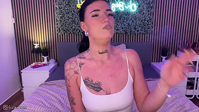 LizaRoxx online show from October 2025 07:44:02 PM