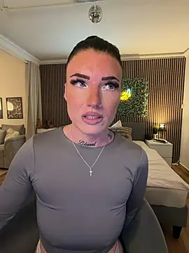 LizaRoxx online show from April 2026 06:42:02 PM