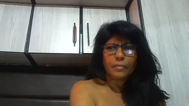 Snapshot of MsAttitude chatting on January 2025 02:30:01 PM MsAttitude online show from January 2025 02:30:01 PM