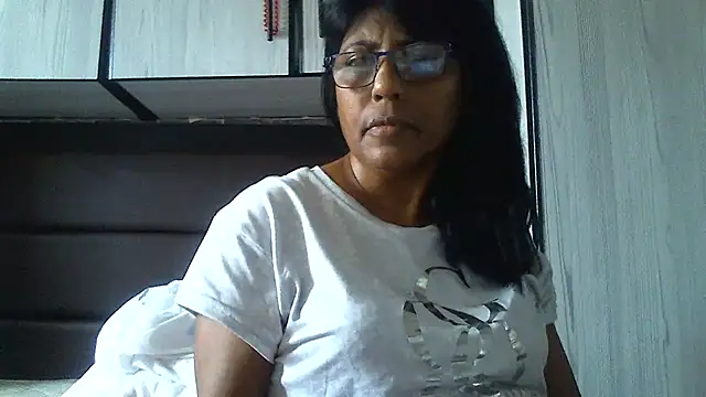 Snapshot of MsAttitude chatting on January 2025 11:29:02 AM MsAttitude online show from January 2025 11:29:02 AM