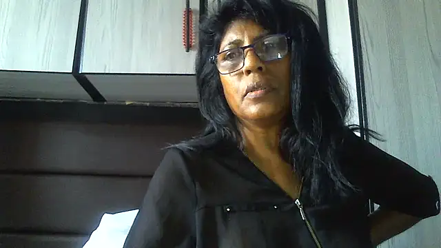 Snapshot of MsAttitude chatting on January 2025 08:13:02 AM MsAttitude online show from January 2025 08:13:02 AM