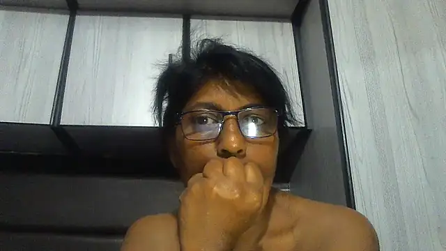 Snapshot of MsAttitude chatting on January 2025 05:30:01 PM MsAttitude online show from January 2025 05:30:01 PM