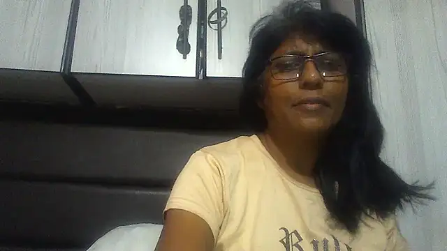 Snapshot of MsAttitude chatting on February 2025 09:32:02 AM MsAttitude online show from February 2025 09:32:02 AM