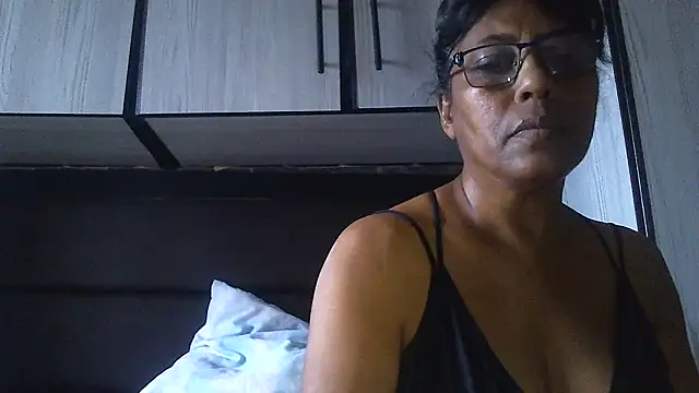 Snapshot of MsAttitude chatting on March 2025 09:22:01 AM MsAttitude online show from March 2025 09:22:01 AM