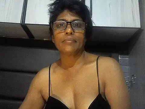 Snapshot of MsAttitude chatting on September 2025 06:13:01 AM MsAttitude online show from September 2025 06:13:01 AM