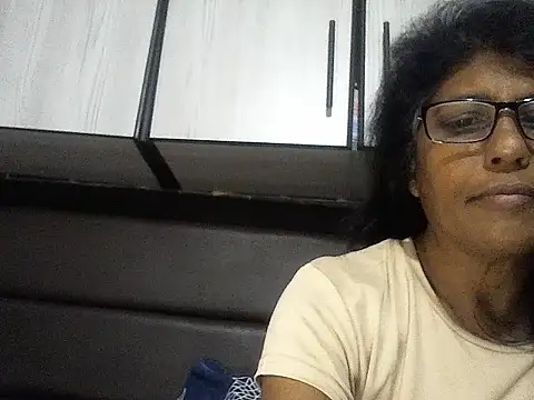 Snapshot of MsAttitude chatting on September 2025 07:01:02 AM MsAttitude online show from September 2025 07:01:02 AM