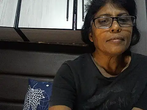 Snapshot of MsAttitude chatting on September 2025 08:08:01 AM MsAttitude online show from September 2025 08:08:01 AM