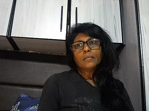 Snapshot of MsAttitude chatting on October 2025 07:15:01 AM MsAttitude online show from October 2025 07:15:01 AM