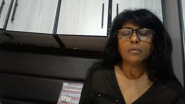 Snapshot of MsAttitude chatting on October 2025 06:44:02 AM MsAttitude online show from October 2025 06:44:02 AM