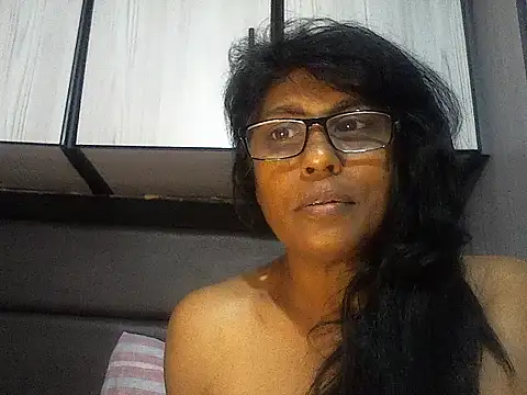 Snapshot of MsAttitude chatting on October 2025 06:28:01 AM MsAttitude online show from October 2025 06:28:01 AM