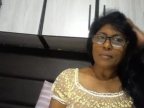 Snapshot of MsAttitude chatting on October 2025 10:27:01 AM MsAttitude online show from October 2025 10:27:01 AM