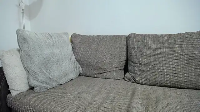SQUIRRRTER online show from August 2026 08:33:01 PM
