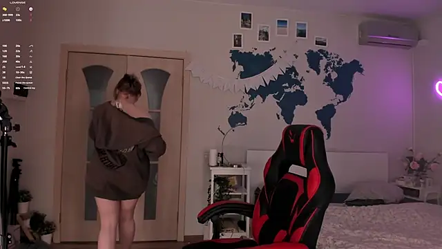 LisaLaas online show from December 2024 06:26:02 PM