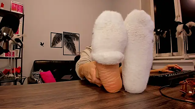 Snapshot of MistyBarnes chatting on December 2024 12:11:02 PM MistyBarnes online show from December 2024 12:11:02 PM