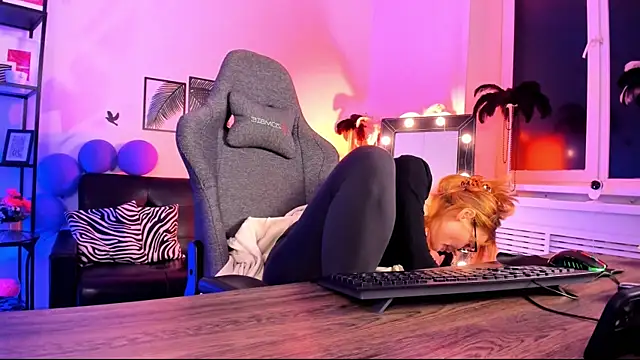 Snapshot of MistyBarnes chatting on January 2025 12:10:01 PM MistyBarnes online show from January 2025 12:10:01 PM