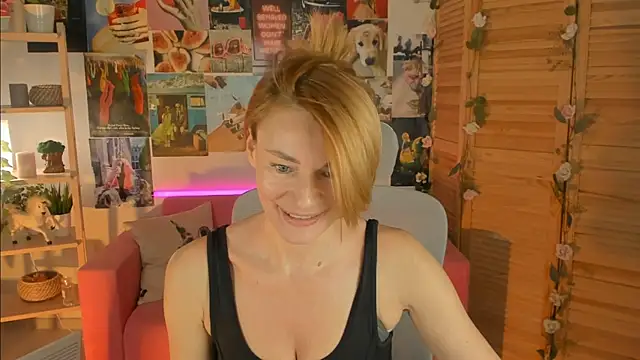 Snapshot of MistyBarnes chatting on January 2025 04:20:01 PM MistyBarnes online show from January 2025 04:20:01 PM