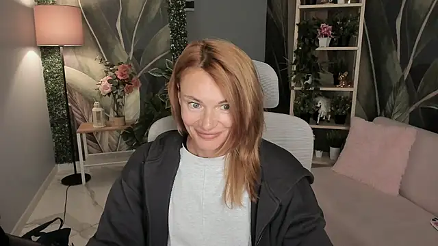 Snapshot of MistyBarnes chatting on September 2025 02:38:02 PM MistyBarnes online show from September 2025 02:38:02 PM