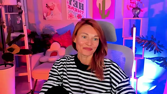 Snapshot of MistyBarnes chatting on October 2025 02:16:01 PM MistyBarnes online show from October 2025 02:16:01 PM